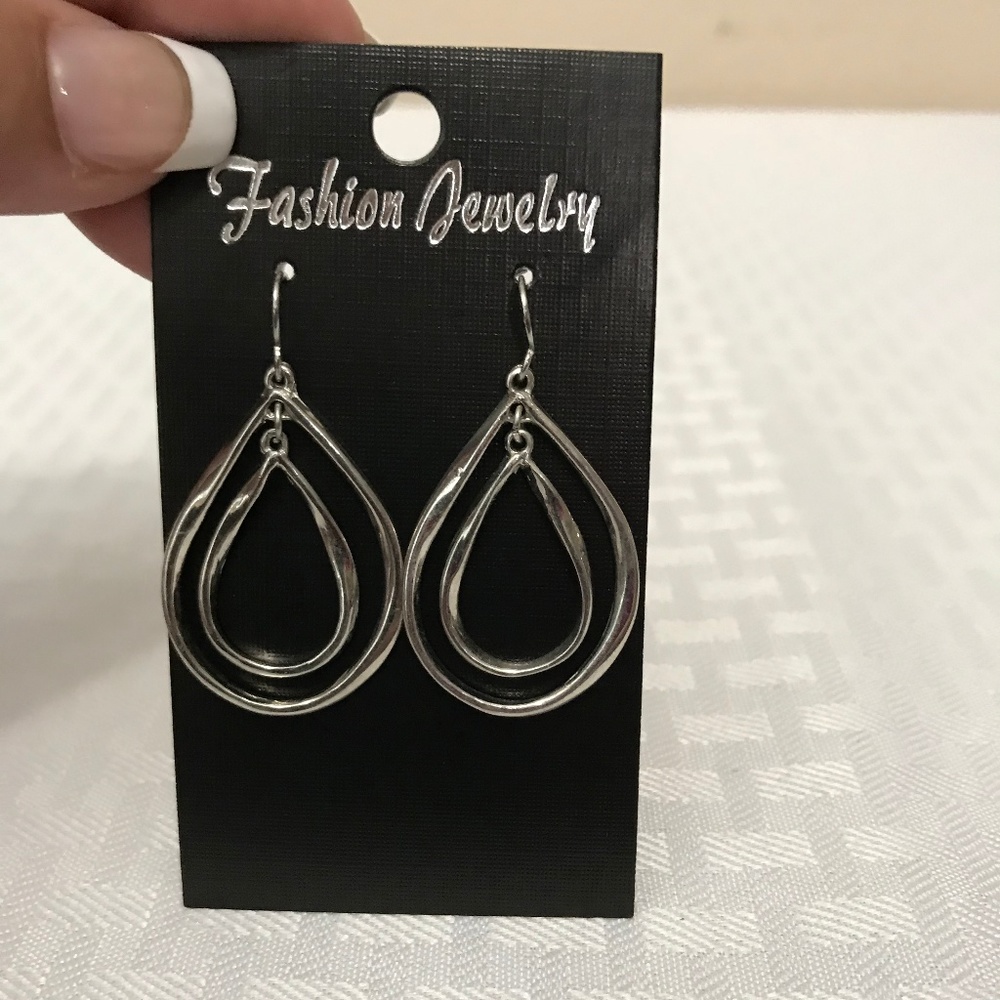 Fashion Jewelry Silver Hoop Earrings